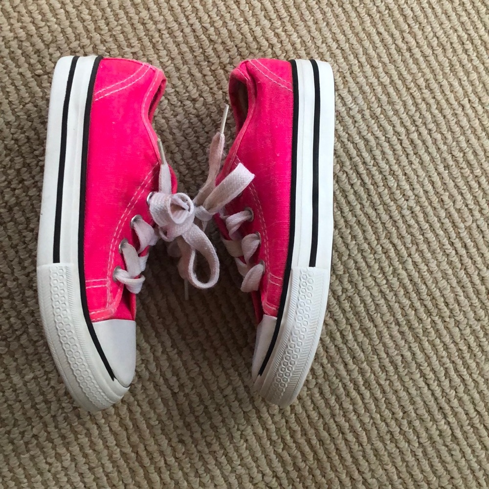 Pink .Kids kidgets shoes